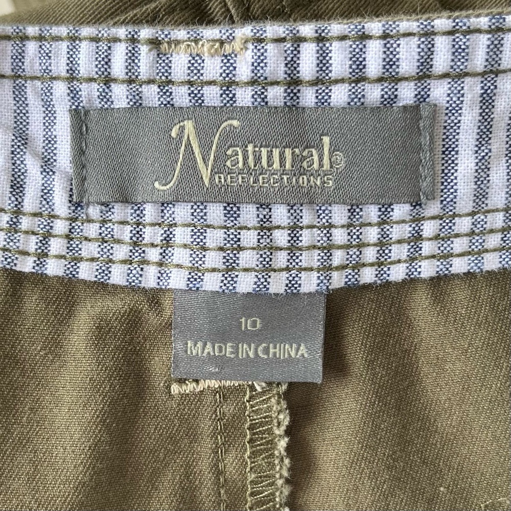 •Natural Reflections• Green/Brown Chino Shorts - Size 10 - Picture 2 of 7